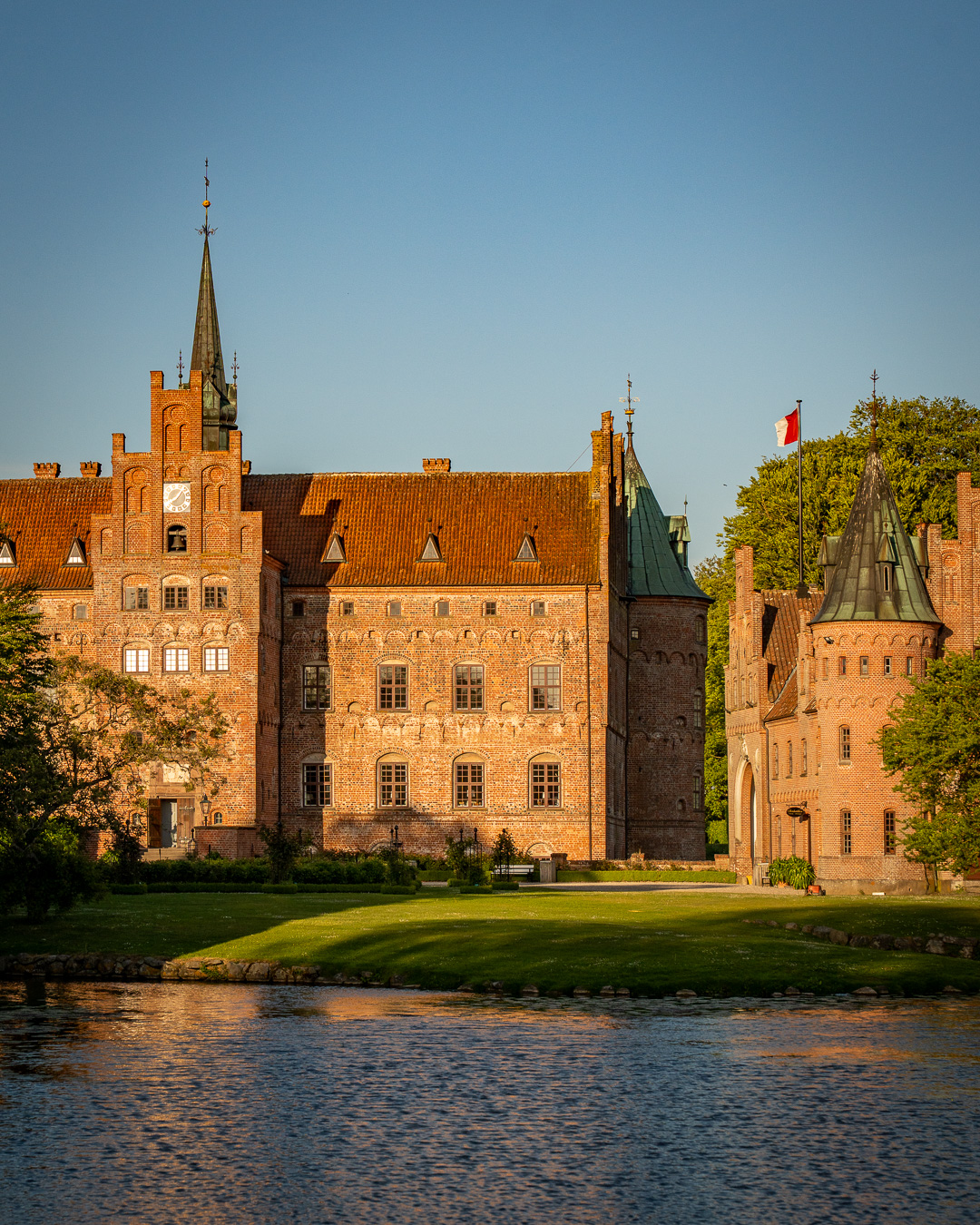 Egeskov Castle in the sunset Egeskov Castle in the sunset